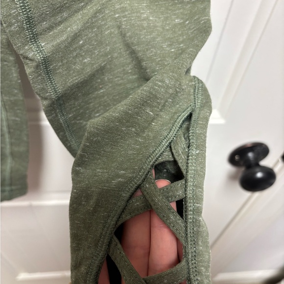 Old Navy Active Green Leggings - Picture 3 of 3